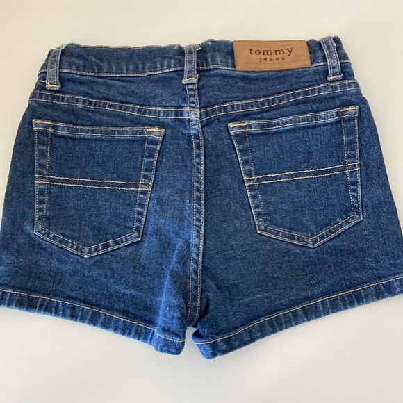 Girls Tommy Hilfiger Jean Denim Shorts, Sz 1 EUC - Picture 2 of 3